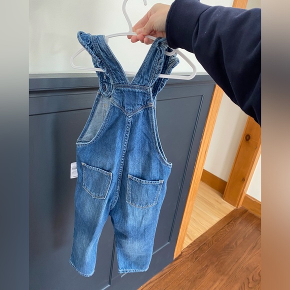 BNWT Gap 2T Overalls - Picture 2 of 4